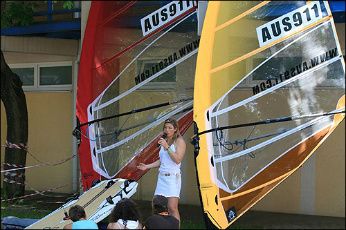 Allison podzas prezentacji Formula Windsurfing One Design