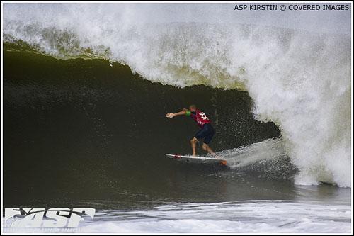 Kelly Slater wygrywa mimo, że nie musi