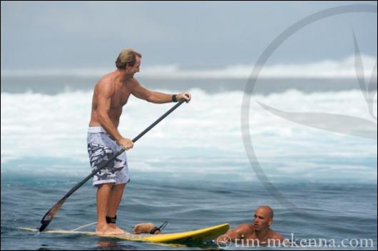 Robby Naish i Kelly Slater na Teahupoo